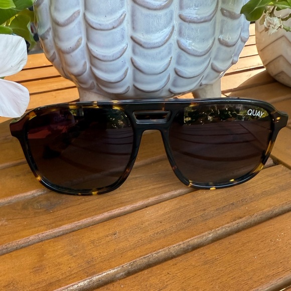 Quay Accessories - Quay On The Fly Aviator Tortoise Shell Retro Sunglasses Brown Black